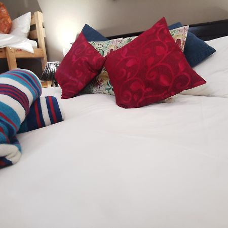 Sun Deck Lodge Hartbeespoort Ngoại thất bức ảnh
