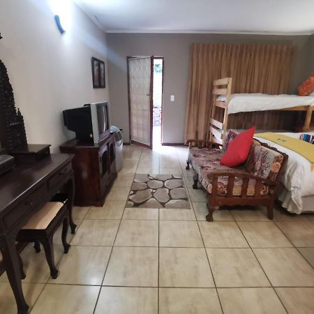 Sun Deck Lodge Hartbeespoort Ngoại thất bức ảnh