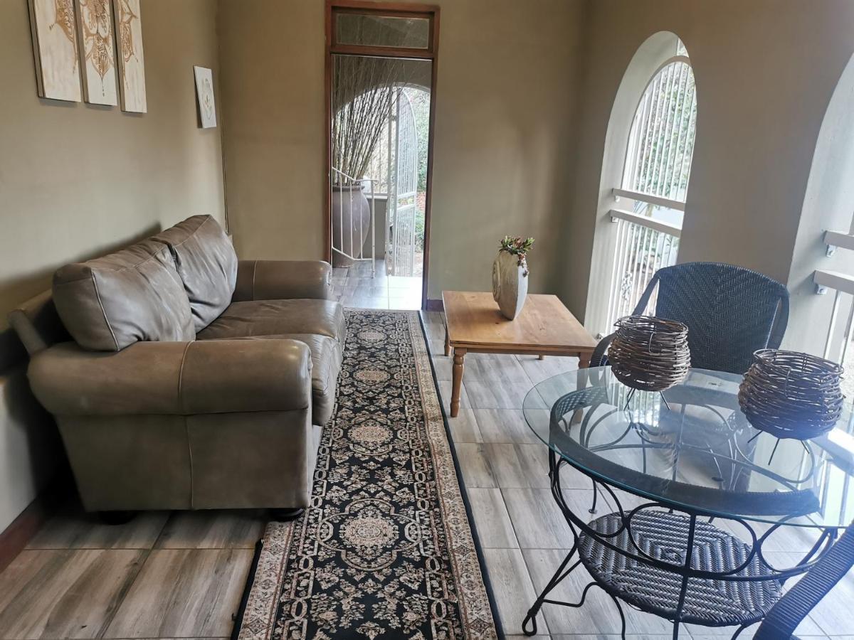 Sun Deck Lodge Hartbeespoort Ngoại thất bức ảnh